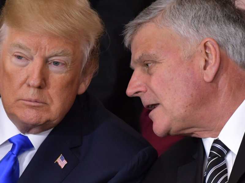 Donald Trump assieme a Franklin Graham a febbraio del 2018 (foto LaPresse)