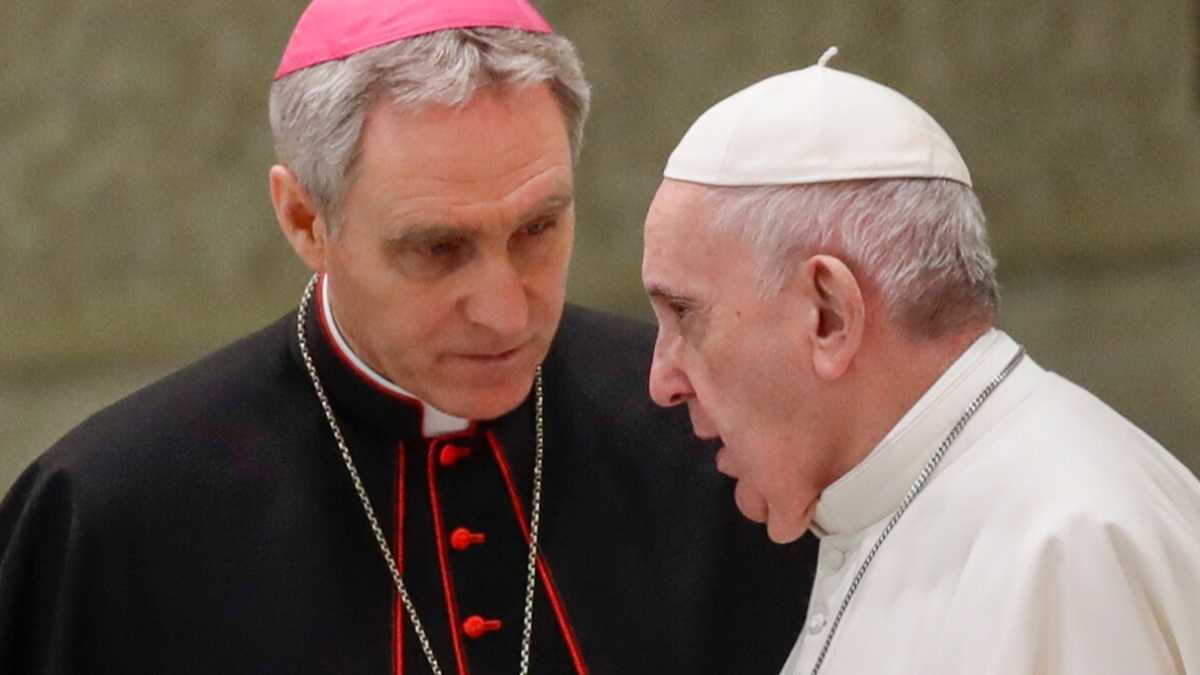Immagine di Monsignor Gänswein, prefetto congedato