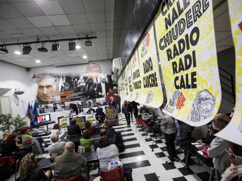 Roma, la notte bianca per Radio Radicale (LaPresse)