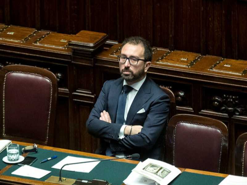 La non sfiducia in Bonafede e Facebook che sfida Amazon