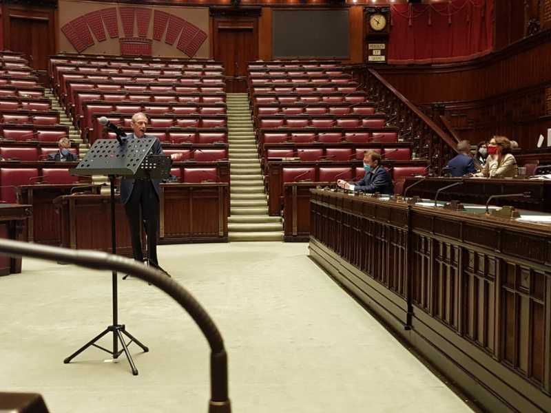 Gli antieuropeisti disertano il Parlamento