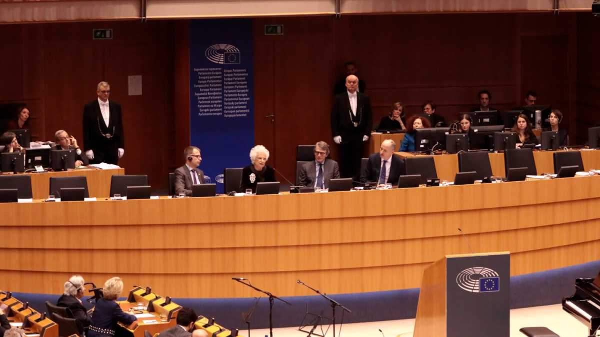Immagine di Cresce tanto il disavanzo dei paesi Ue e a Strasburgo si riparla di Golden rule
