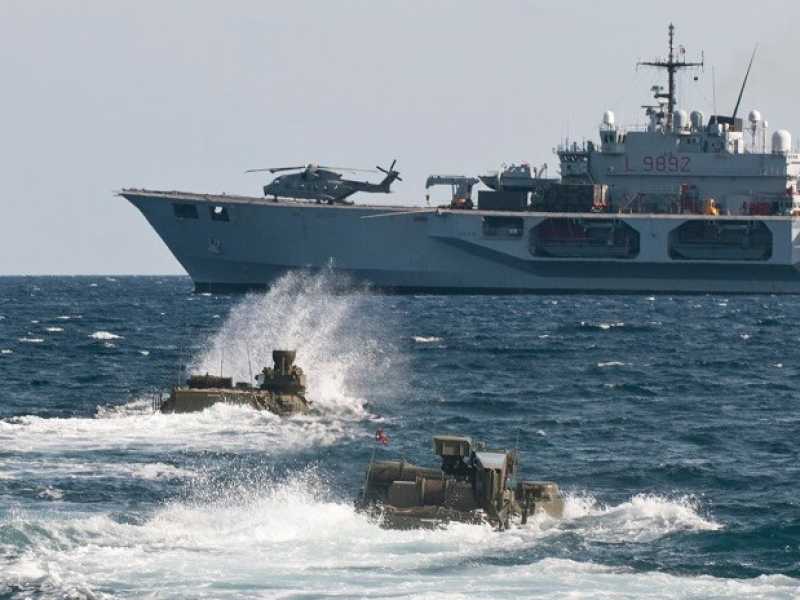 La nave San Giorgio durante una esercitazione (fonte: Comando Operazione Irini)