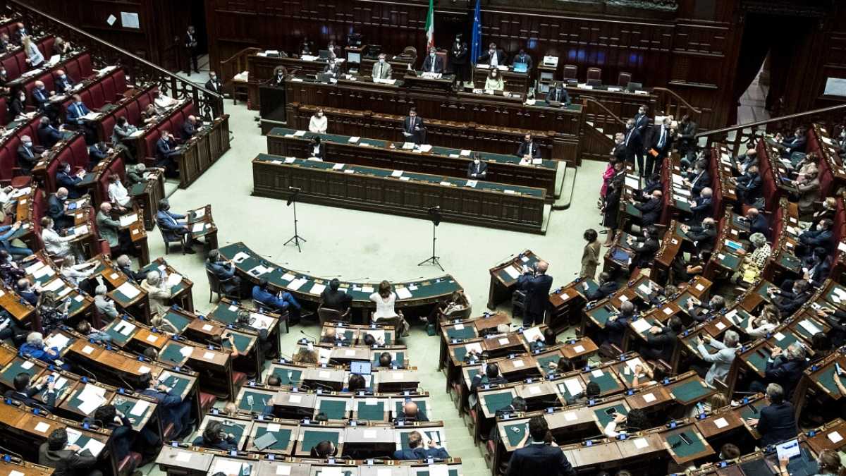 Immagine di W la Bicamerale sul Recovery. Lo spettacolo degli antieuro in Gabbia