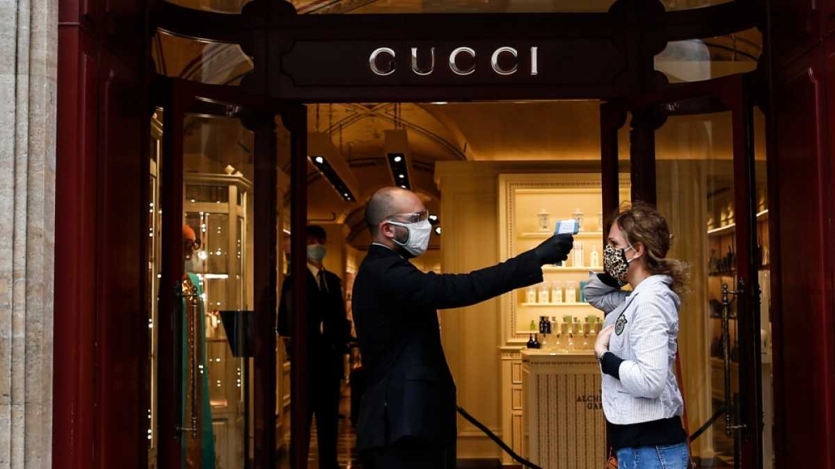 Immagine di Il Covid mette ko l'industria della moda. Per fortuna c'è l'online