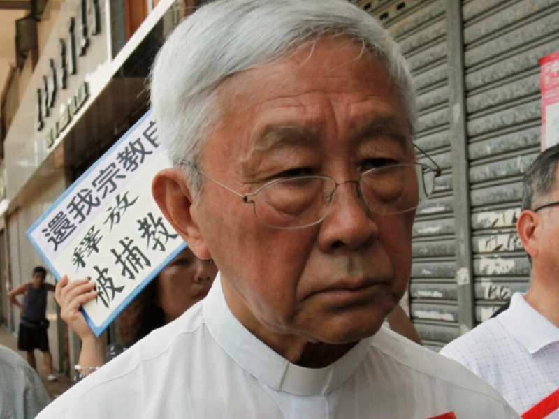 Il cardinale Joseph Zen, qui in una manifestazione di alcuni anni fa per la libert&agrave; religiosa in Cina (foto Reuters)