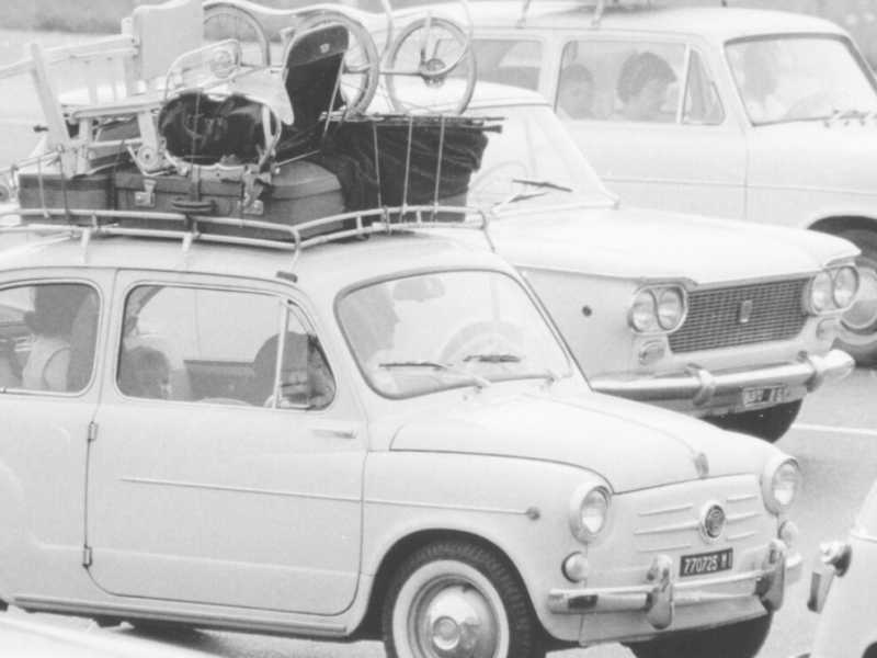 Autostrada dei fiori, 1966. Partenza per le vacanze (Archivio LaPresse)