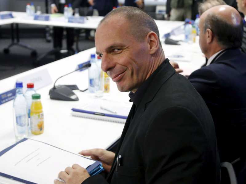 Grecia al fotofinish, l'enciclica del Papa e Fabrizio Corona. Di cosa parlare stasera a cena