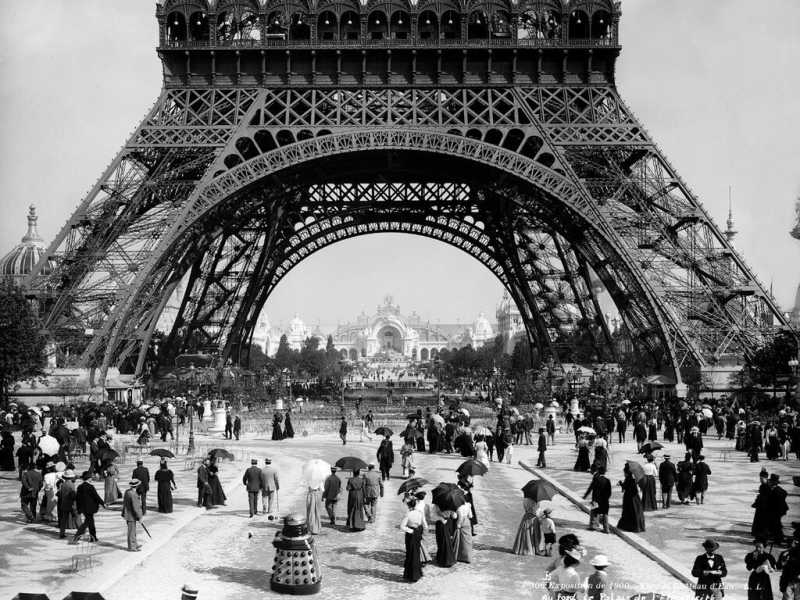 La Tour Eiffel venne inaugurata nel 1889. Gi&agrave; da tempo a Parigi non si costruivano pi&ugrave; le grandi chiese di un tempo