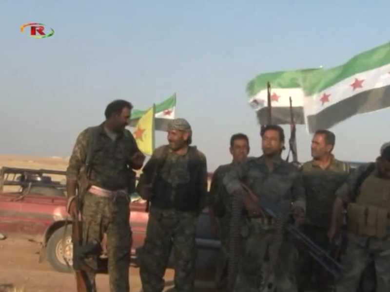 Combattenti del LIbero esercito siriano a Tal Abyad 