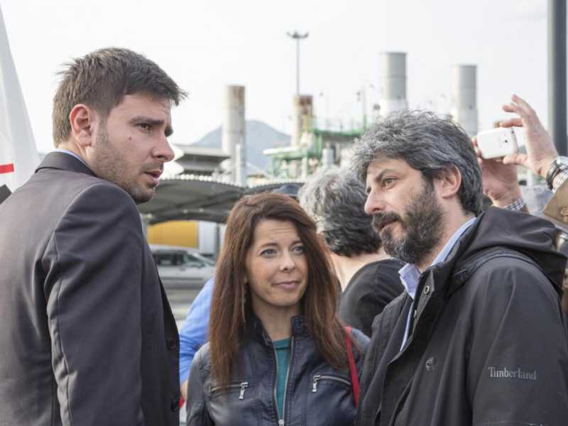 Manifestazione Movimento 5 Stelle, Alessandro Di Battista e Roberto Fico (foto LaPresse)