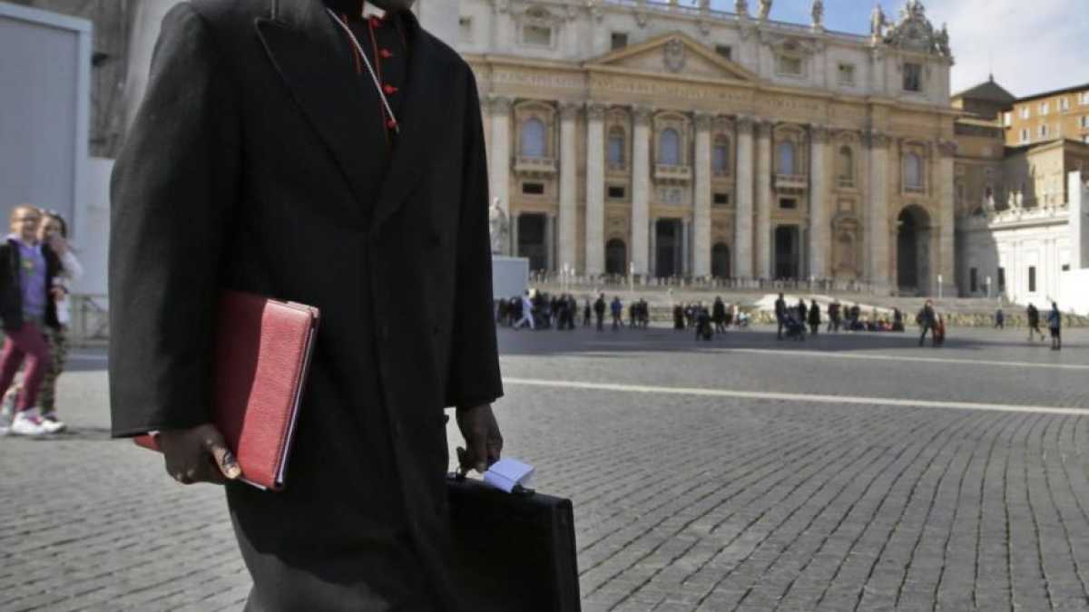 Immagine di Solido cardinale africano scelto dal Papa in un posto-chiave