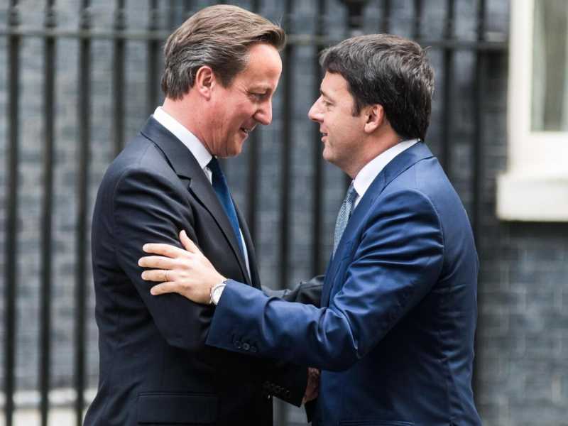 David Cameron con Matteo Renzi (foto LaPresse)