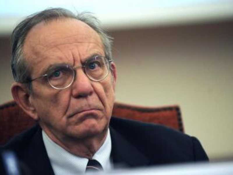 Padoan avvisa l'Italia, "la crisi non è finita", poi la rassicura "la strada intrapresa è quella giusta"
