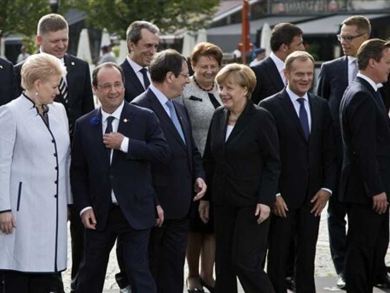 I leader europei riuniti ieri a Ypres, in Belgio (Foto Ap)