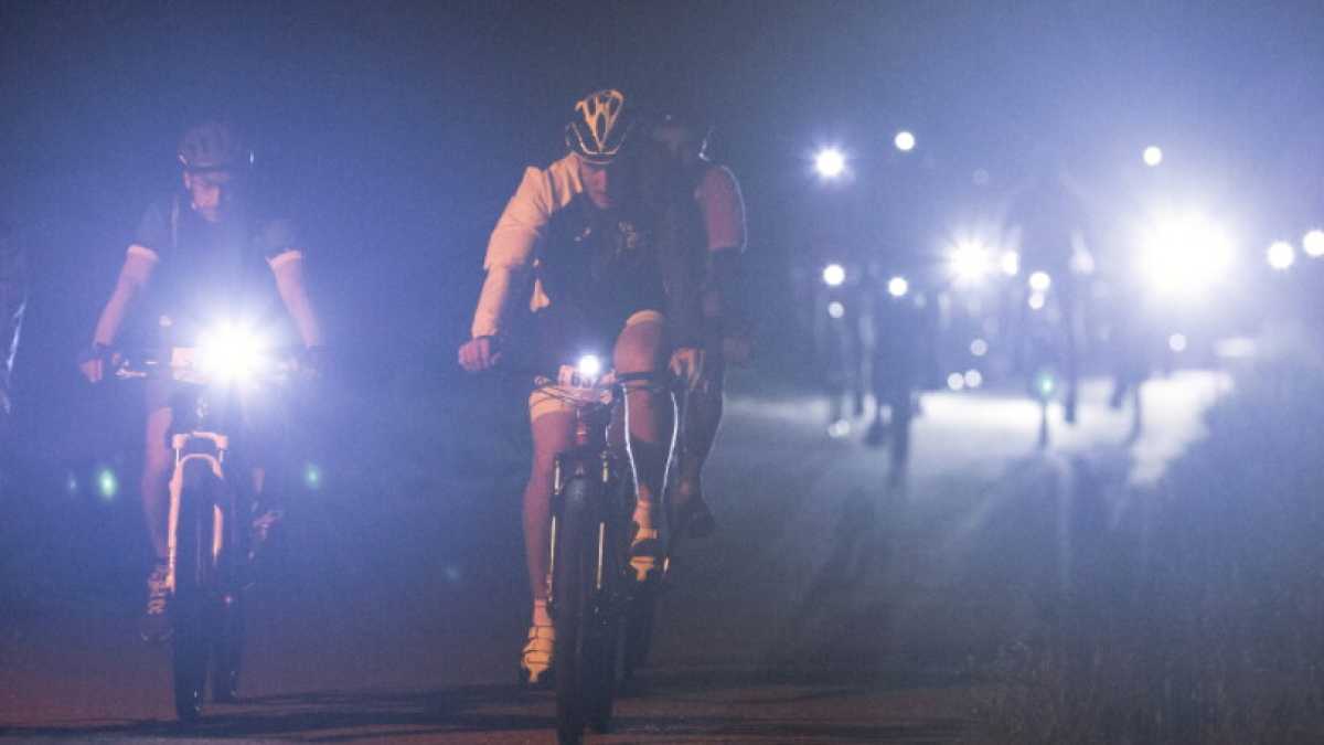 Immagine di Notturno a pedali. La Bike Night e quel filo che unisce Oriani e Anquetil