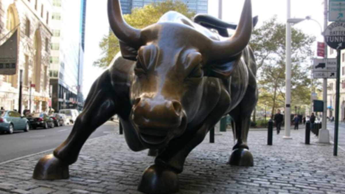 Immagine di Hillary rassicura Wall Street e inizia il restauro dell’alleanza politica