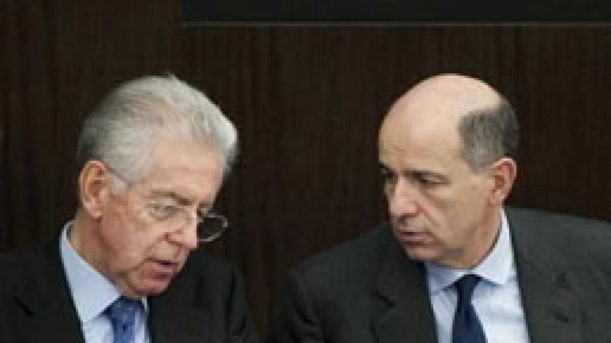 Immagine di Formigoni lancia Passera (a sua insaputa) perché Casini intenda