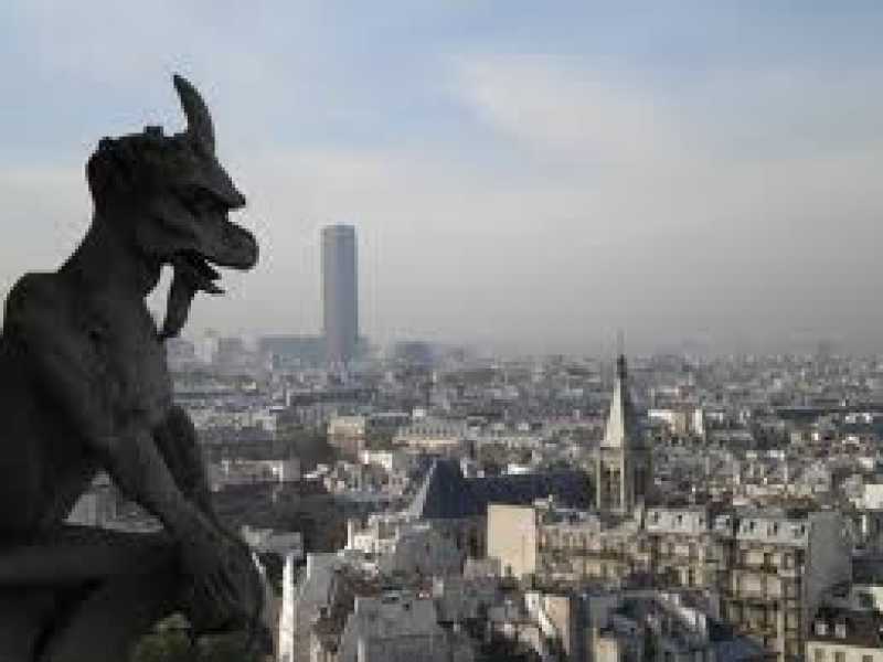 L’educazione all’apocalisse del suicida a Notre Dame