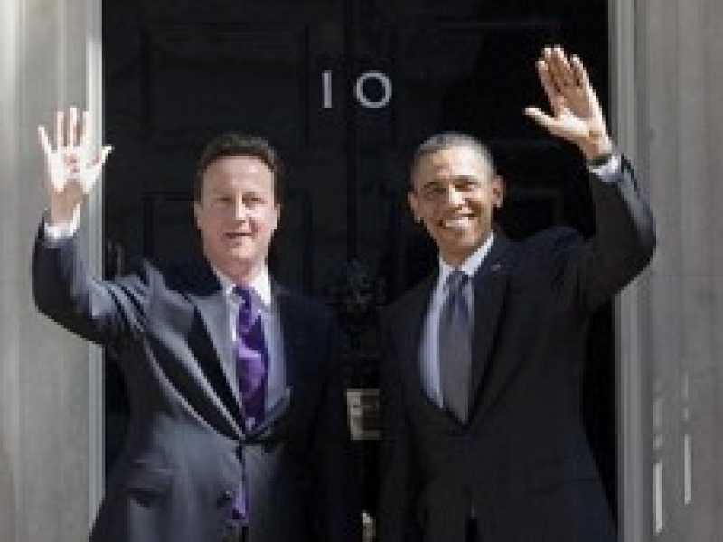 Cameron sale sull’Air Force One con Newsweek in bella vista