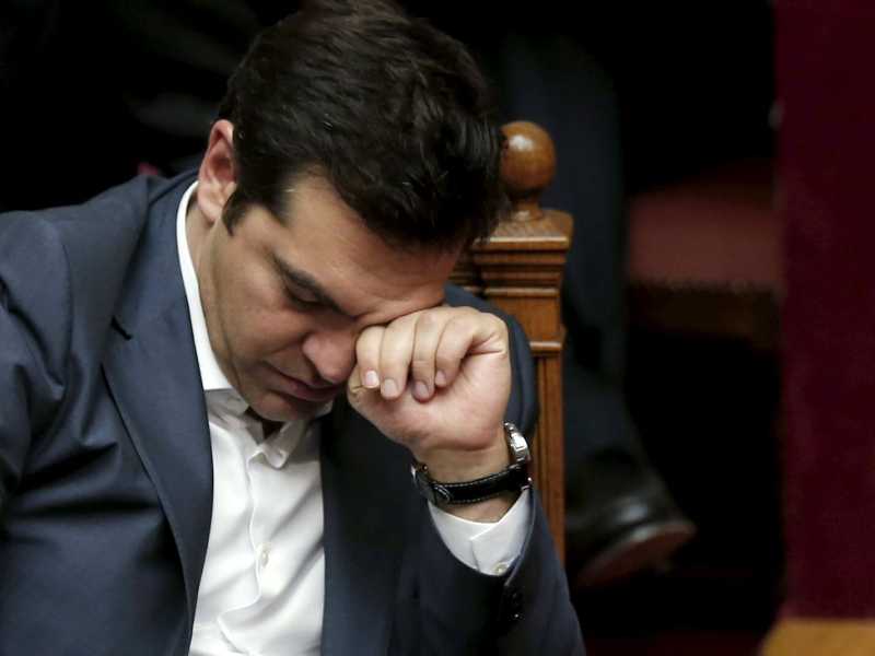 Il premier greco Alexis Tsipras durante il dibattito di ieri sera al Parlamento di Atene (foto LaPresse)