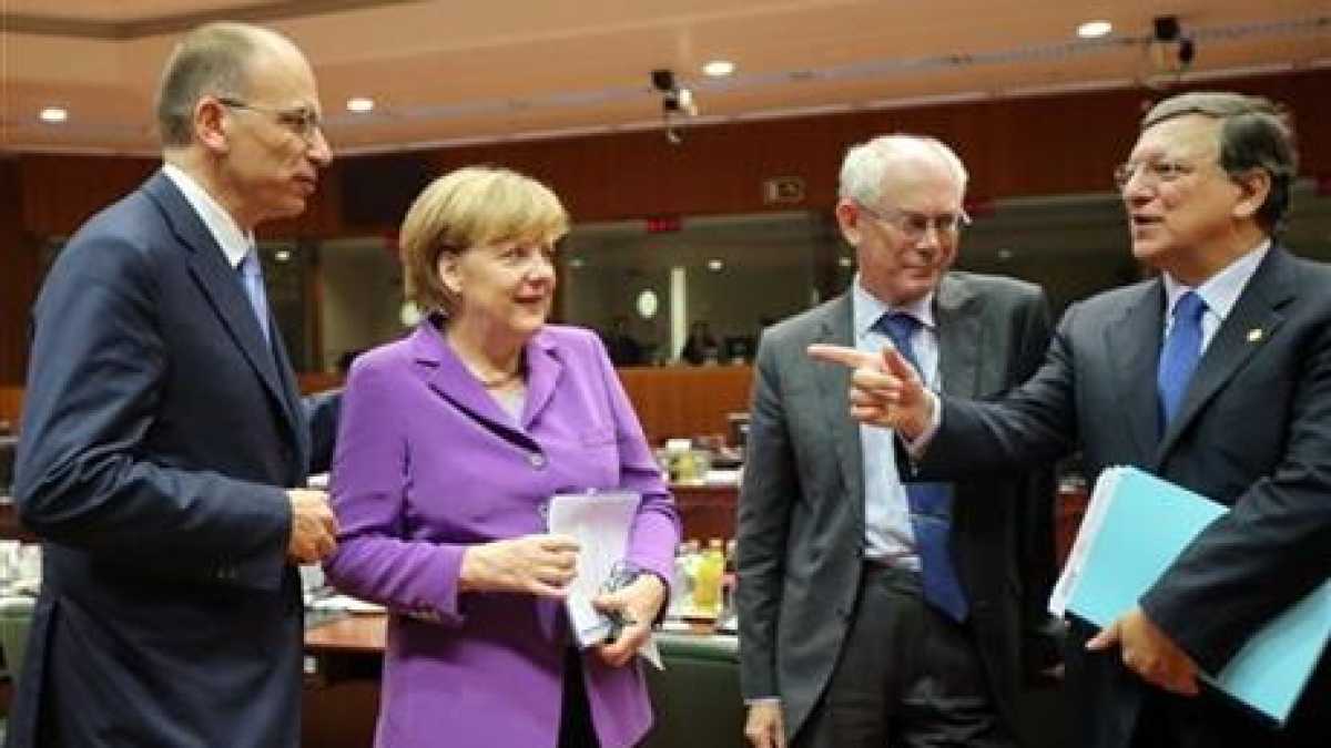 Immagine di Buffetto europeo a Berlino, richiamo all’Italia indebitata