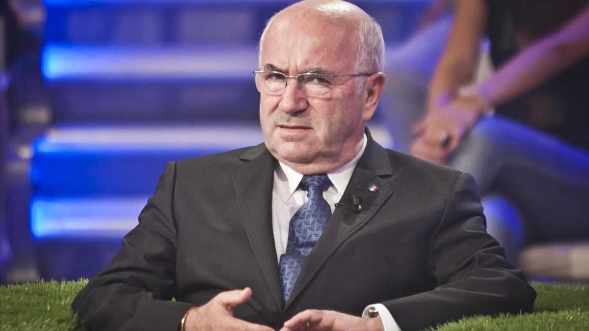 Immagine di Tavecchio squalificato per 6 mesi dalla Fifa