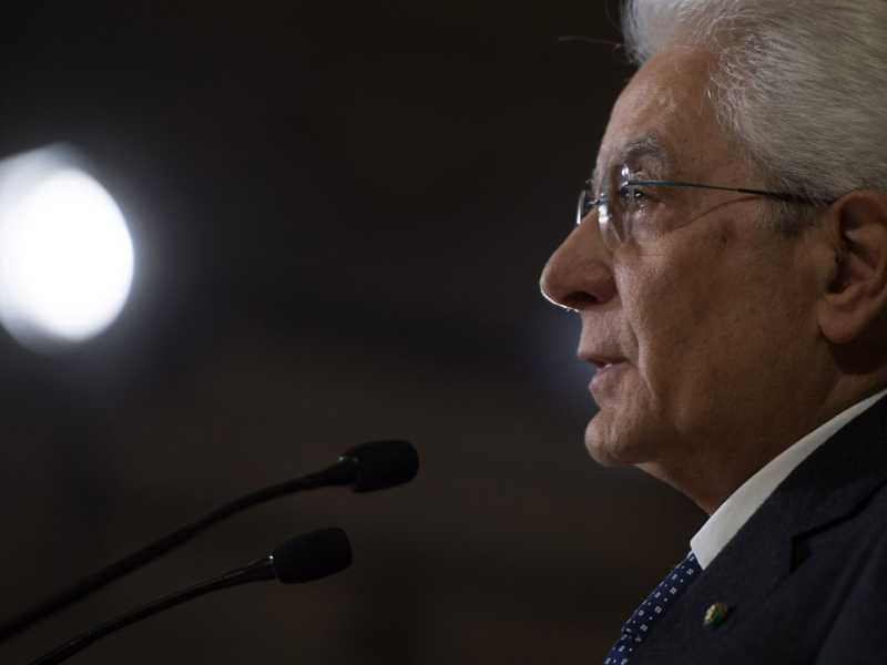 Il bel regalo di Natale del “grazioso” presidente Mattarella