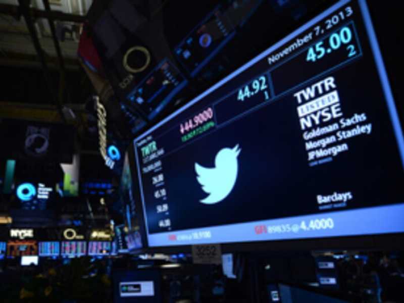 Twitter andrà meglio di Facebook a Wall Street, ma il social network di Zuckerberg è ancora il posto ideale per vendere prodotti