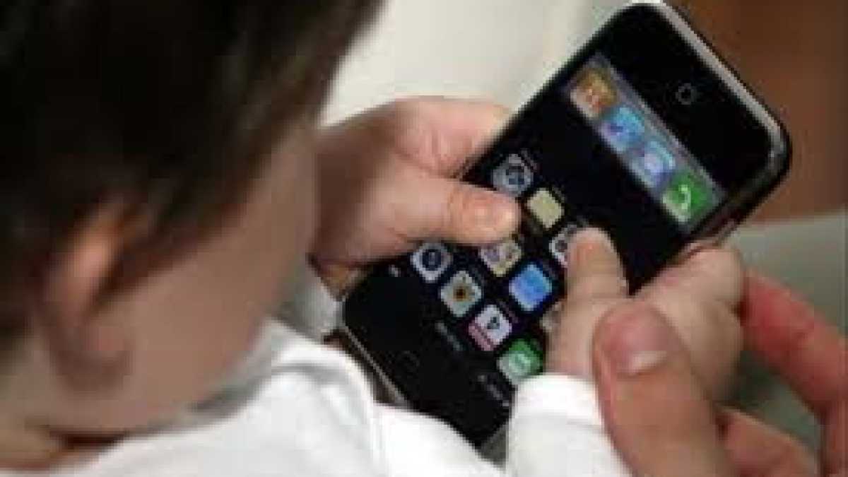 Immagine di Numero uno: “Il telefono non è tuo”. Pedagogia applicata all’iPhone