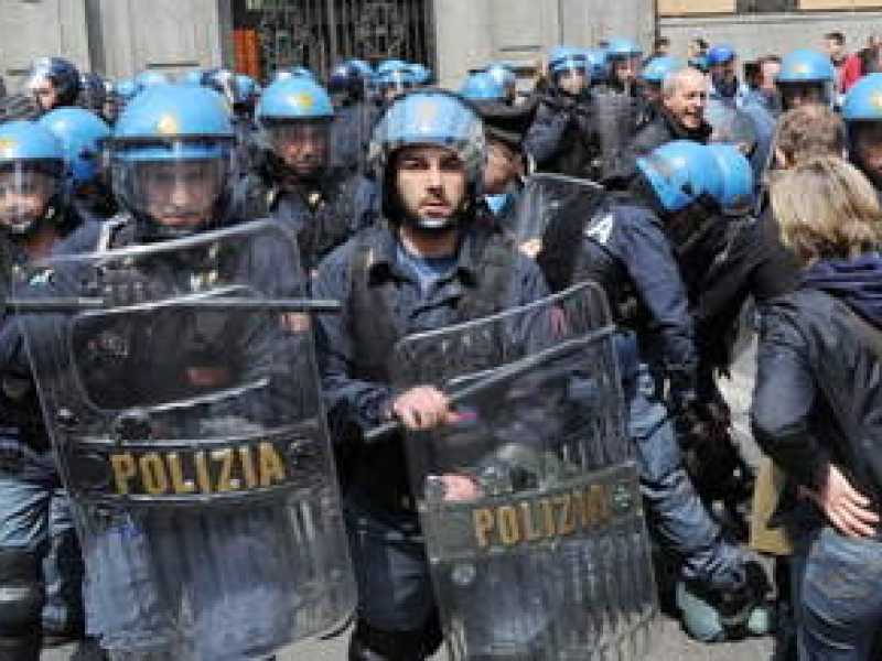 Signor capo della Polizia, non dica mai più cretino a uno dei suoi