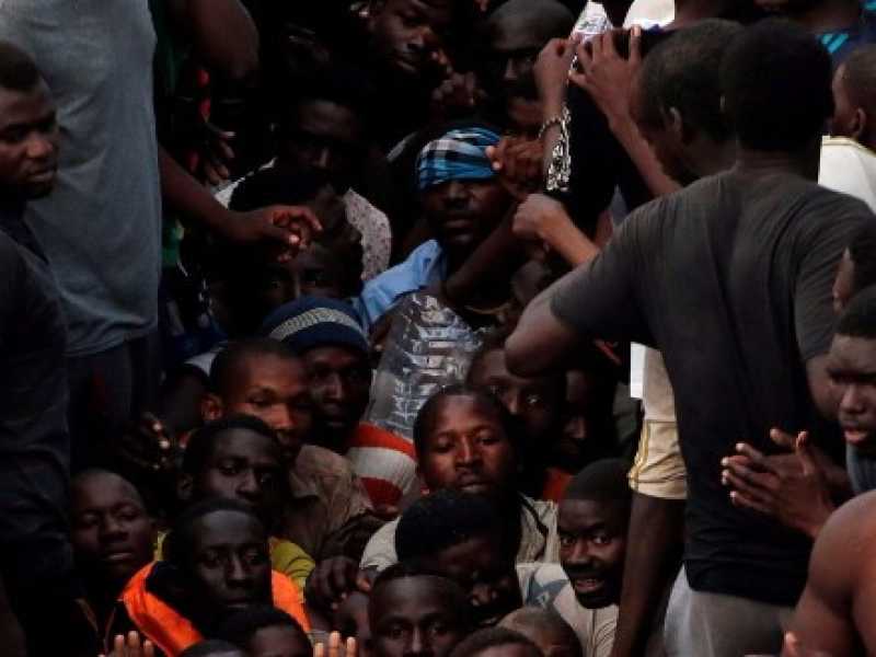L'emergenza migranti, il duello tecnologico Usa-Ue e l'abuso della scienza. Di cosa parlare stasera a cena