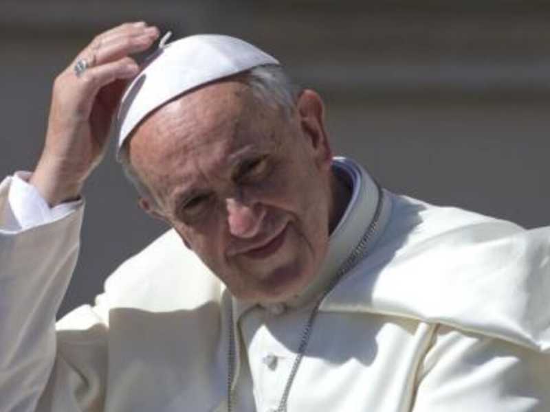 La caduta di stile dal peccato impuro di Pio X alla lobby gay di Francesco