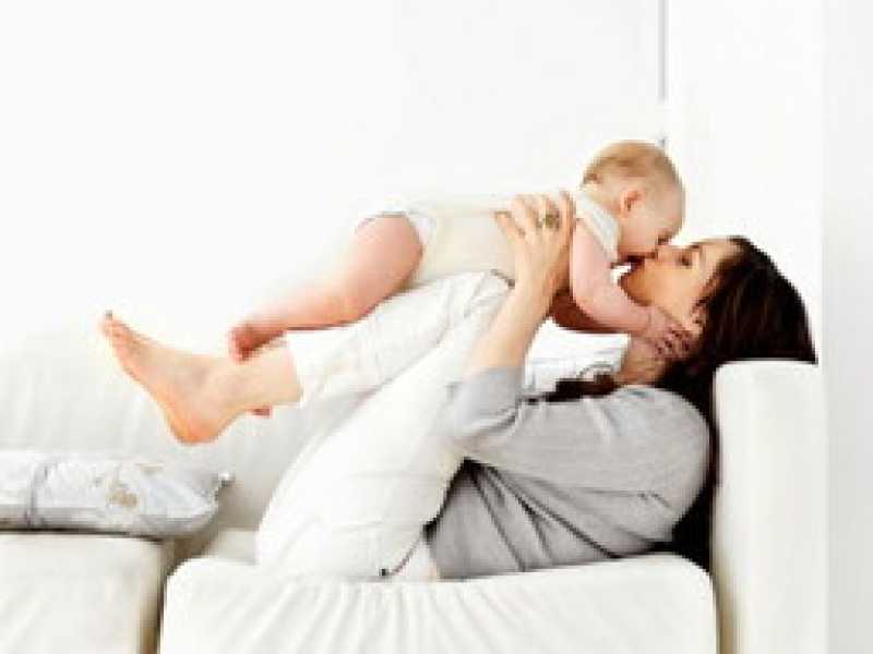 Prima mamme e poi spose. Che cosa ci dice il dato su nascite e matrimoni in Italia