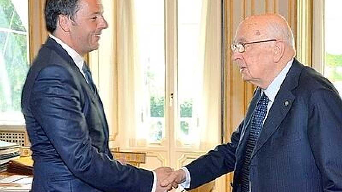 Immagine di Il tesoro che Renzi porta a Napolitano per indurlo a premere il tasto finish