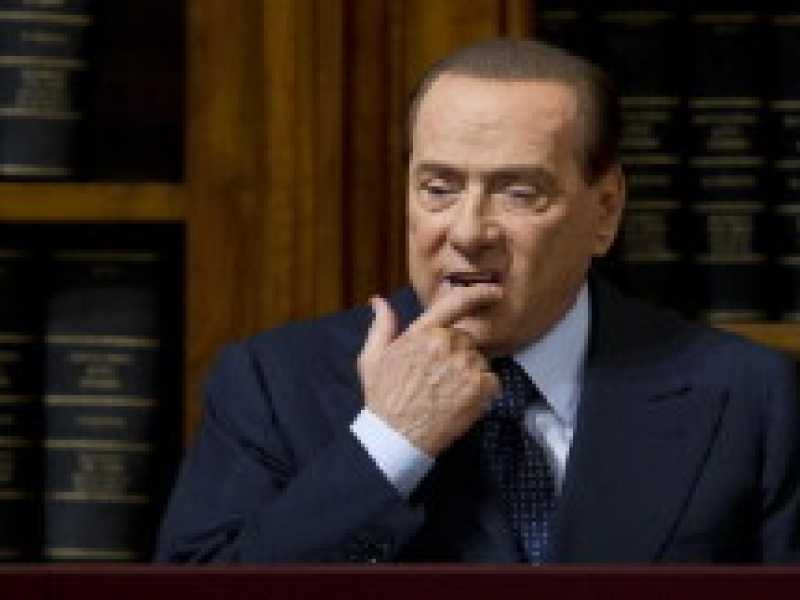 Nel Pdl in disarmo il Cav. vuole lasciare tutti col predellino in mano