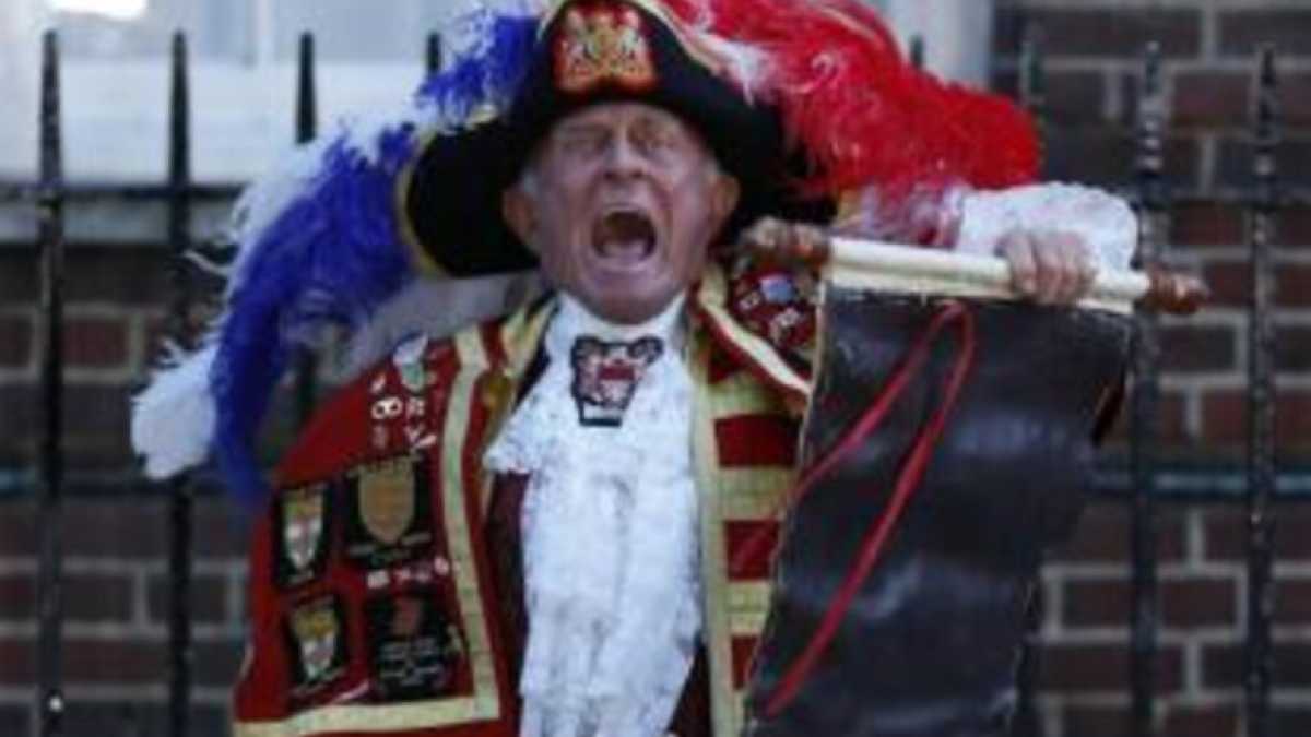 Immagine di Con l’arrivo del royal baby, Kate dovrà uscire dal suo mutismo e stare attenta ai consigli di zia Pippa