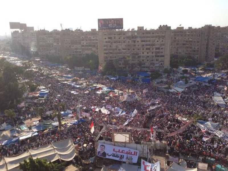 L’Egitto risponde in massa all’appello dei militari contro gli islamici di Morsi
