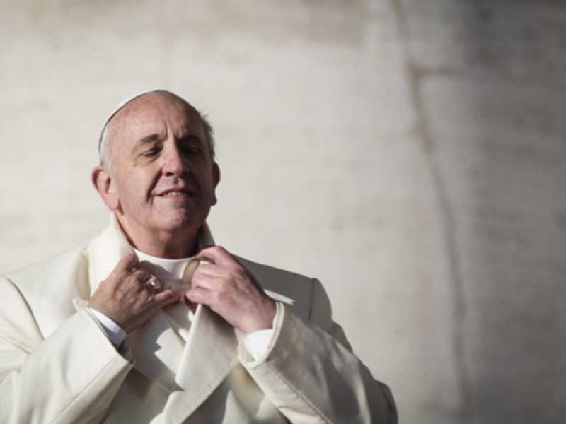 I “preti” che parlano solo di divorzio e altri sassolini che il Papa s’è tolto