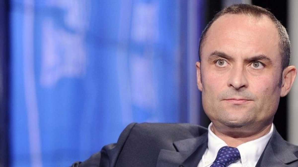Immagine di Perché si è dimesso il ministro Enrico Costa