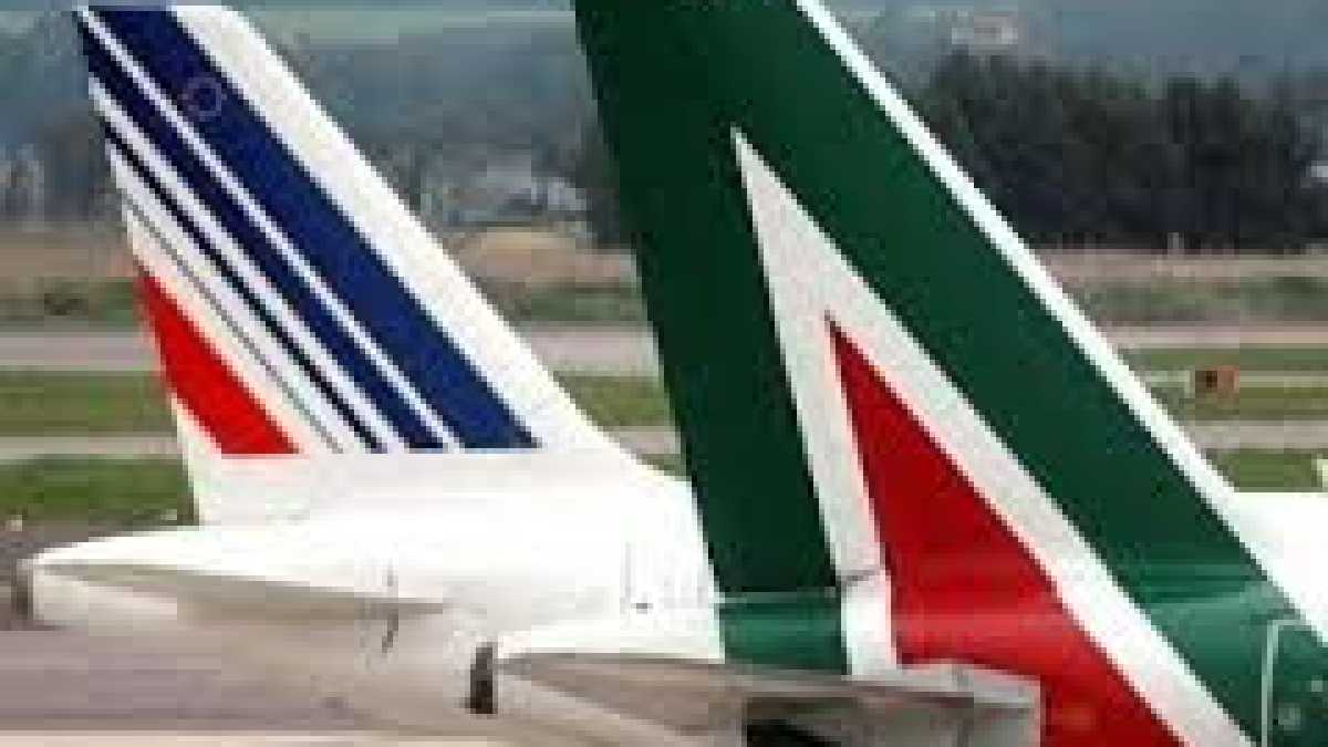 Immagine di Passa per i sindacati la “soluzione ponte” di Poste per Alitalia