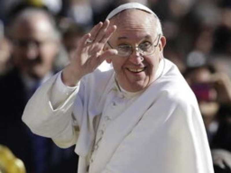 Anomalia e bellezza del Papa con il megafono più grande di sempre