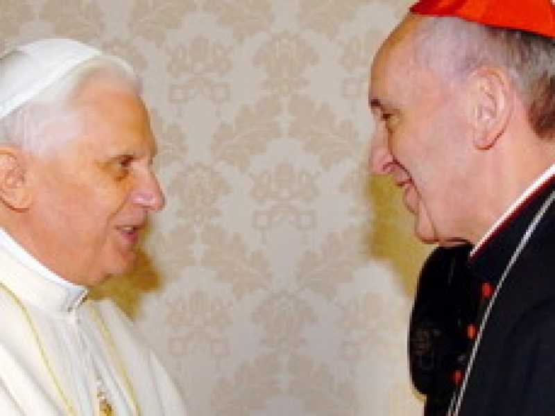L’incontro tra i due Papi è un gioco di specchi, ecco le differenze
