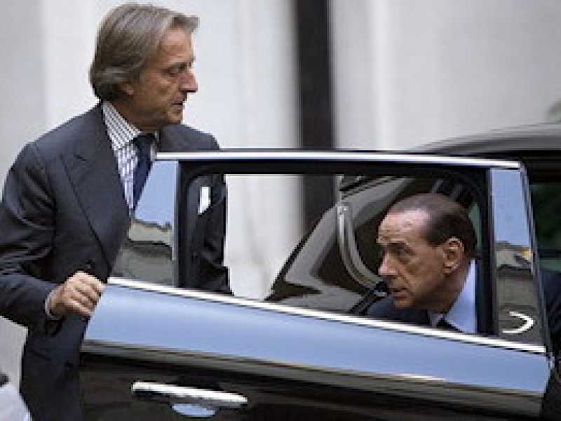 Il Cav. impaziente prepara il nuovo predellino e si rivede con LCdM