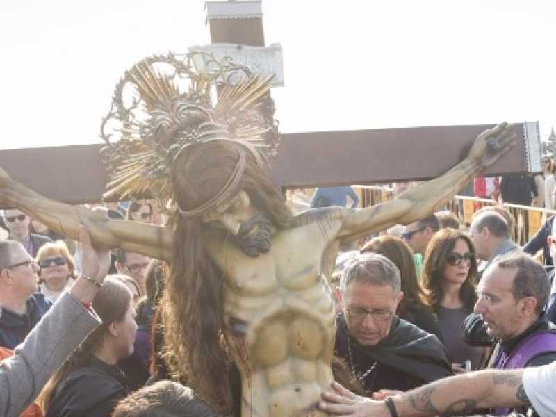 Via Crucis a Valencia (foto LaPresse)