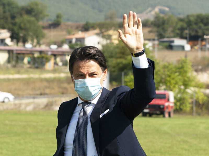 Ecco perché Conte medita la proroga dello stato d'emergenza e un Semplificazioni Bis