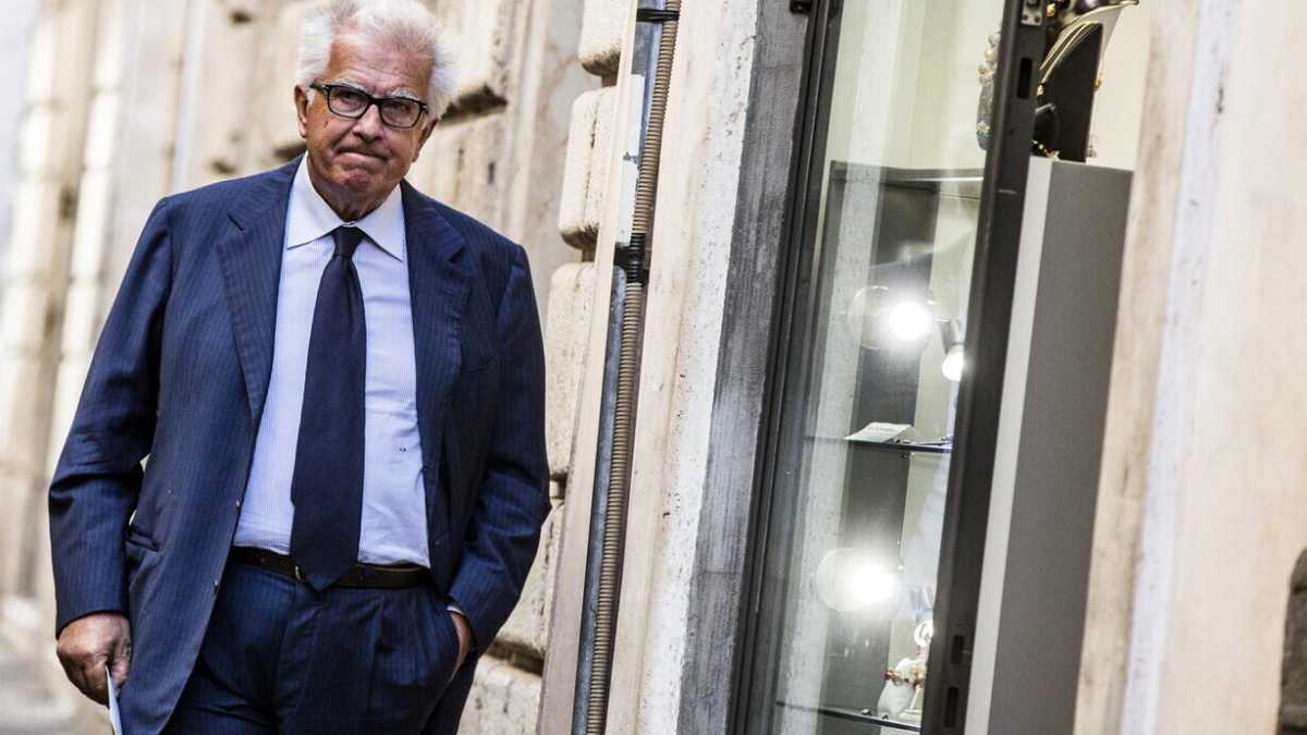 Immagine di Zanda: "Zingaretti il vero vincitore. Ascoltando Di Maio mi cadono le braccia"