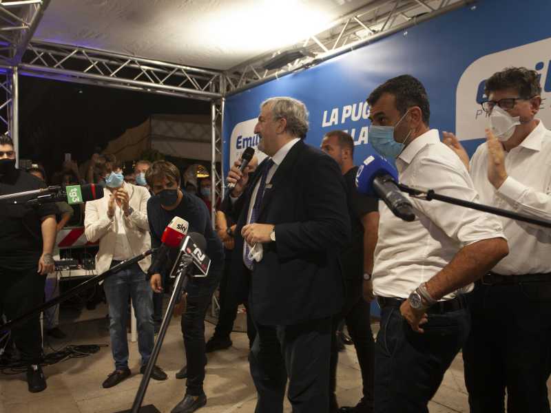 La formula pugliese: "Io e Michele siamo una coppia". Parla Antonio Decaro