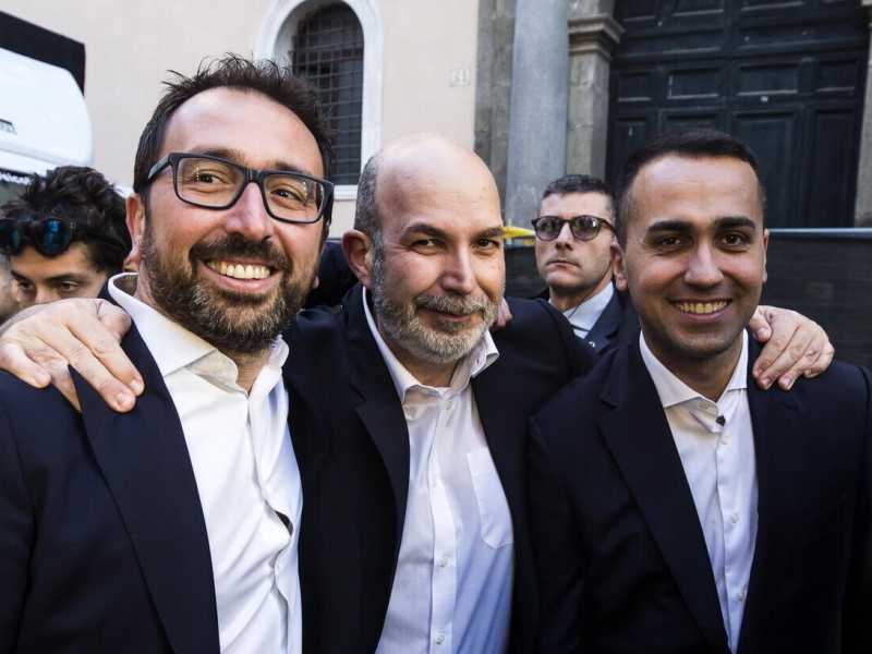 Di Maio parla e Crimi paga