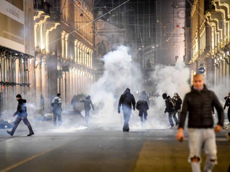 Chi c'è dietro le proteste di piazza contro il lockdown
